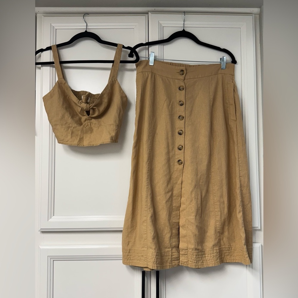 NWOT Universal Thread Tan Button-Front Skirt and Tie Top